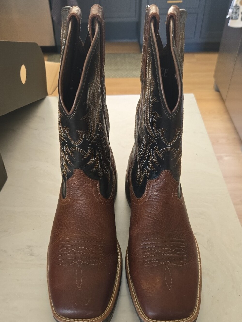 Ariat Ridgeback Western Boot in Deepest Clay and Black Size 10 EE wide